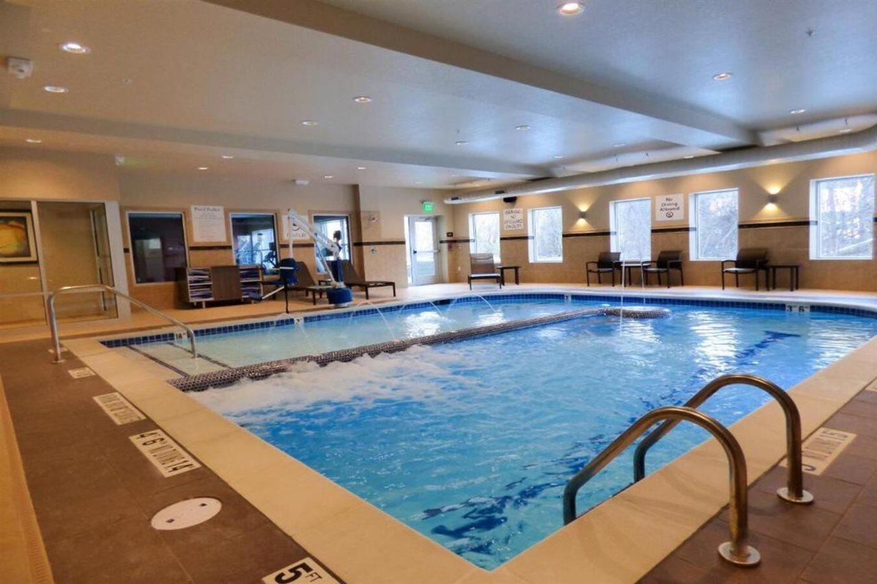 Holiday Inn Express & Suites Plymouth - Ann Arbor Area, An Ihg Hotel מראה חיצוני תמונה